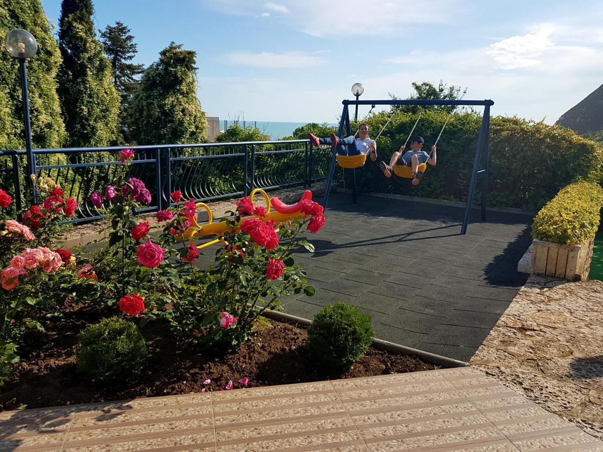 Family Hotel Venera Kavarna Ngoại thất bức ảnh