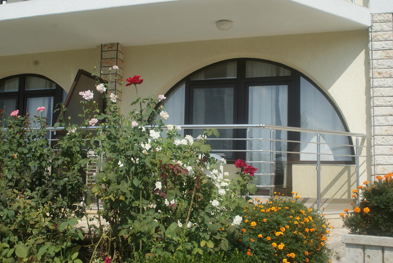 Family Hotel Venera Kavarna Ngoại thất bức ảnh